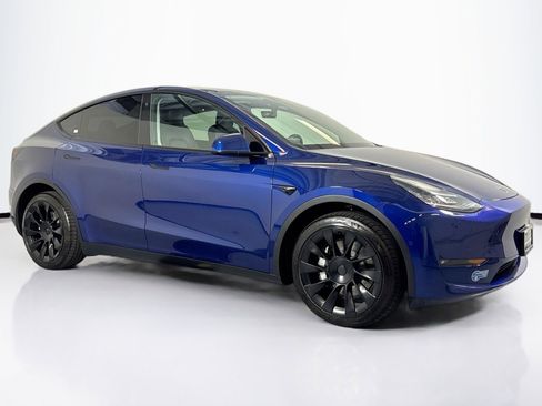 Used 2021 Tesla Model Y Long Range AWD/4WD image 3