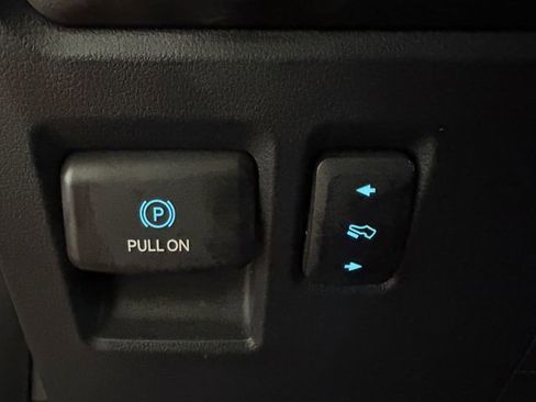 Used 2021 Ford F150 Lariat image 11