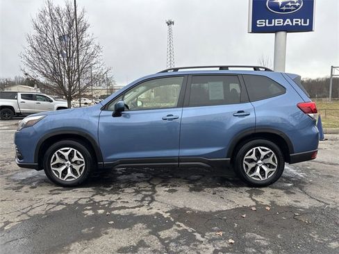 Used 2023 Subaru Forester Premium image 7