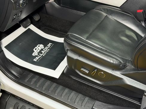 Used 2017 Ford F150 Lariat image 33