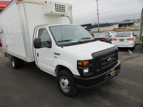 Used 2012 Ford E-450 and Econoline 450 Super Duty w/ PWR Locks & Windows Group image 52
