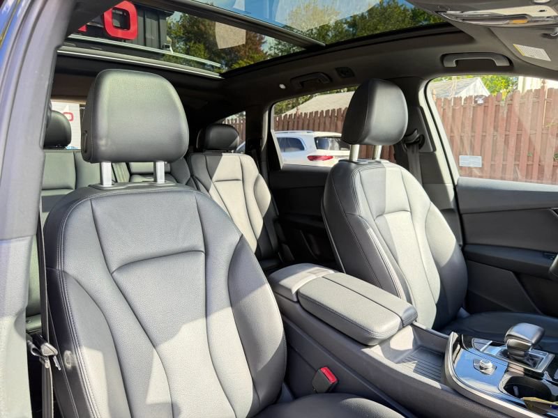 Used 2019 Audi Q7 3.0T Premium Plus w/ Premium Plus Package AWD/4WD image 38