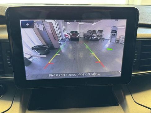 Certified 2021 Ford Explorer XLT w/ Equipment Group 202A image 33