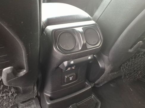 Used 2018 Jeep Wrangler Unlimited Rubicon AWD/4WD image 18