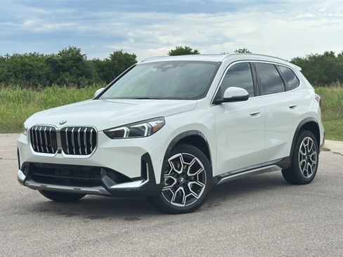 New 2025 BMW X1 xDrive28i w/ Technology Package image 1
