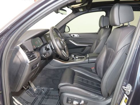 Used 2022 BMW X5 xDrive40i w/ M Sport Package AWD/4WD image 13