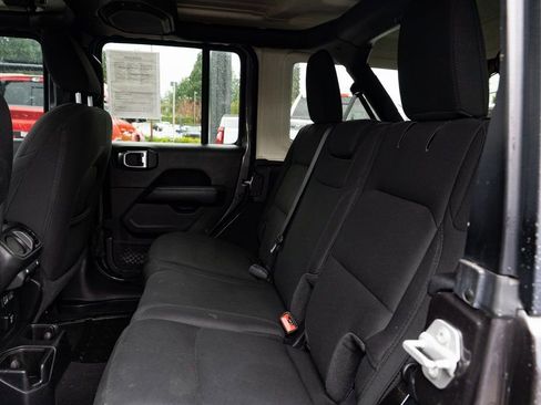 Used 2020 Jeep Wrangler Unlimited Sahara AWD/4WD image 20