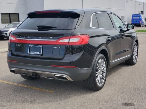 Used 2016 Lincoln MKX Reserve w/ Technology Package AWD/4WD image 4