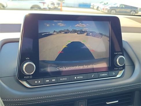 Used 2023 Nissan Rogue SV w/ SV Premium B Package image 28