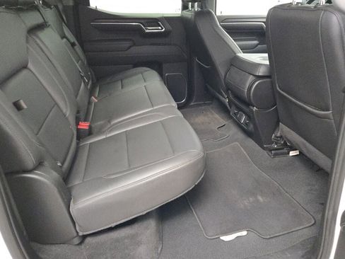 Used 2024 GMC Sierra 1500 SLT image 11