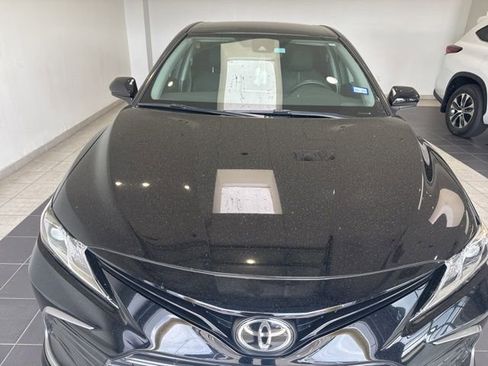 Used 2021 Toyota Camry LE image 2