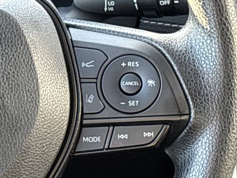 Used 2023 Toyota RAV4 XLE AWD/4WD image 23
