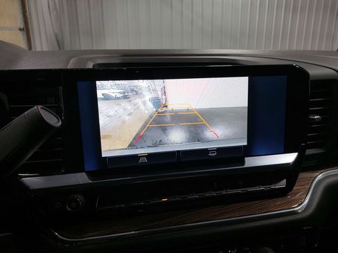 Used 2023 Chevrolet Silverado 1500 LT image 24