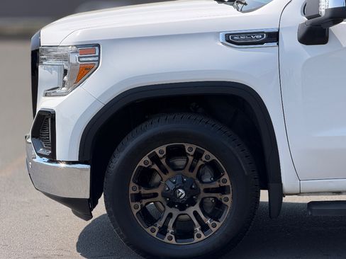 Used 2019 GMC Sierra 1500 SLT w/ SLT Premium Plus Package AWD/4WD image 15