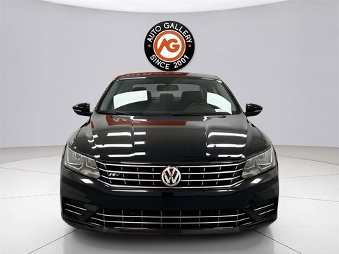 Used 2018 Volkswagen Passat 2.0T R-Line image 2