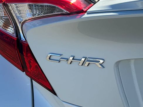 Used 2020 Toyota C-HR LE FWD image 21