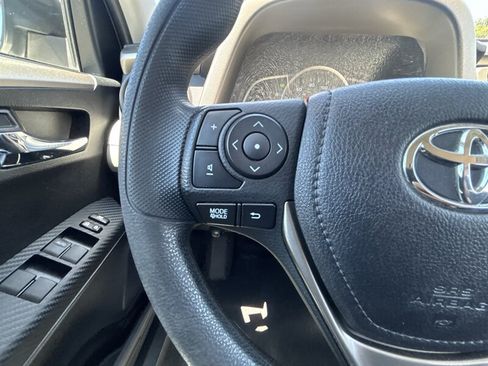 Used 2014 Toyota RAV4 XLE FWD image 23