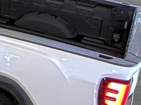 Used 2024 GMC Sierra 2500 Denali w/ Denali Reserve Package AWD/4WD image 11