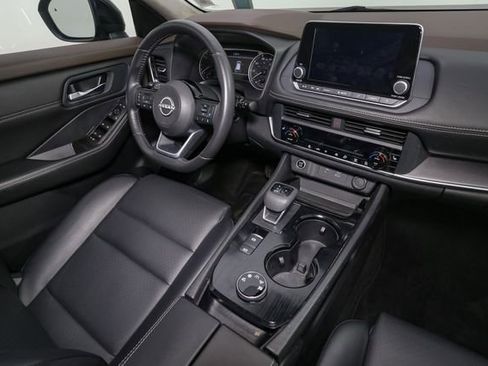 Used 2023 Nissan Rogue SV w/ SV Premium B Package image 18