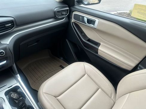 Used 2020 Ford Explorer XLT w/ Equipment Group 202A image 23