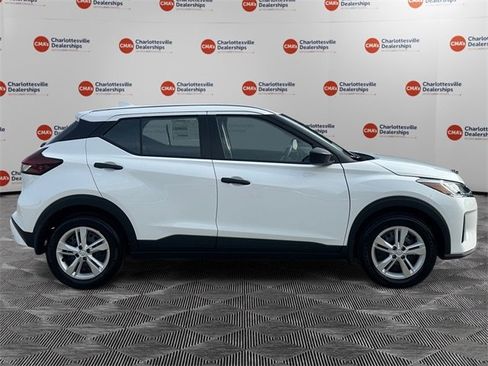 New 2025 Nissan Kicks Play S image 6