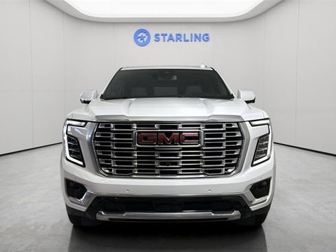 Used 2025 GMC Yukon Denali image 2