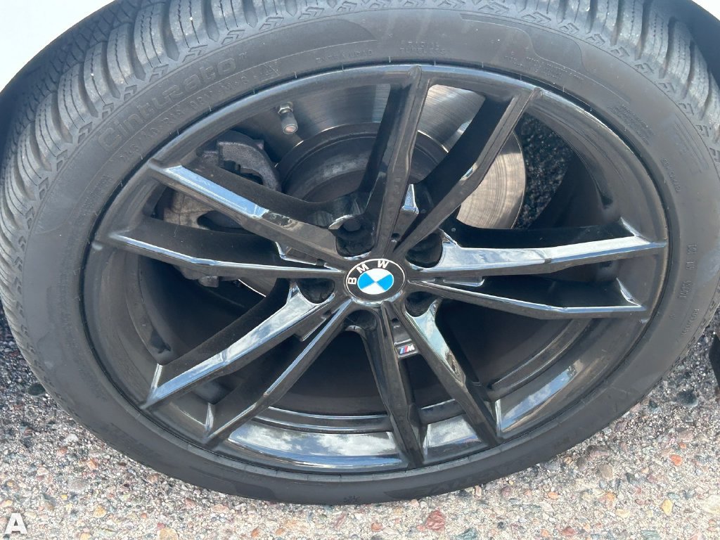 Used 2022 BMW 330i Sedan w/ M Sport Package RWD image 10