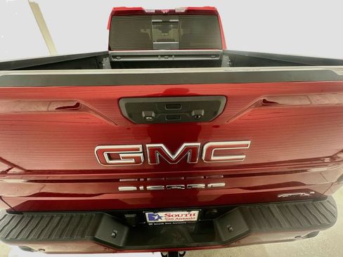 Used 2022 GMC Sierra 1500 AT4 w/ AT4 Premium Package AWD/4WD image 6
