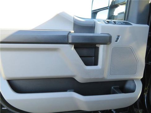 Used 2022 Ford F250 XL w/ STX Appearance Package image 13