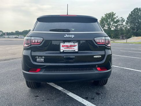Used 2024 Jeep Compass Latitude AWD/4WD image 7