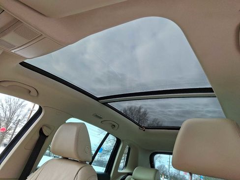 Used 2012 Volkswagen Tiguan SEL image 13