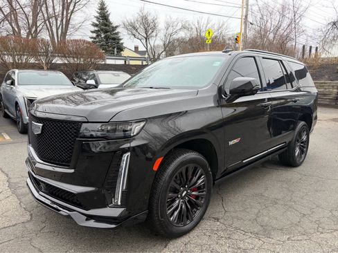 Used 2024 Cadillac Escalade V w/ LPO, ONYX Package image 1