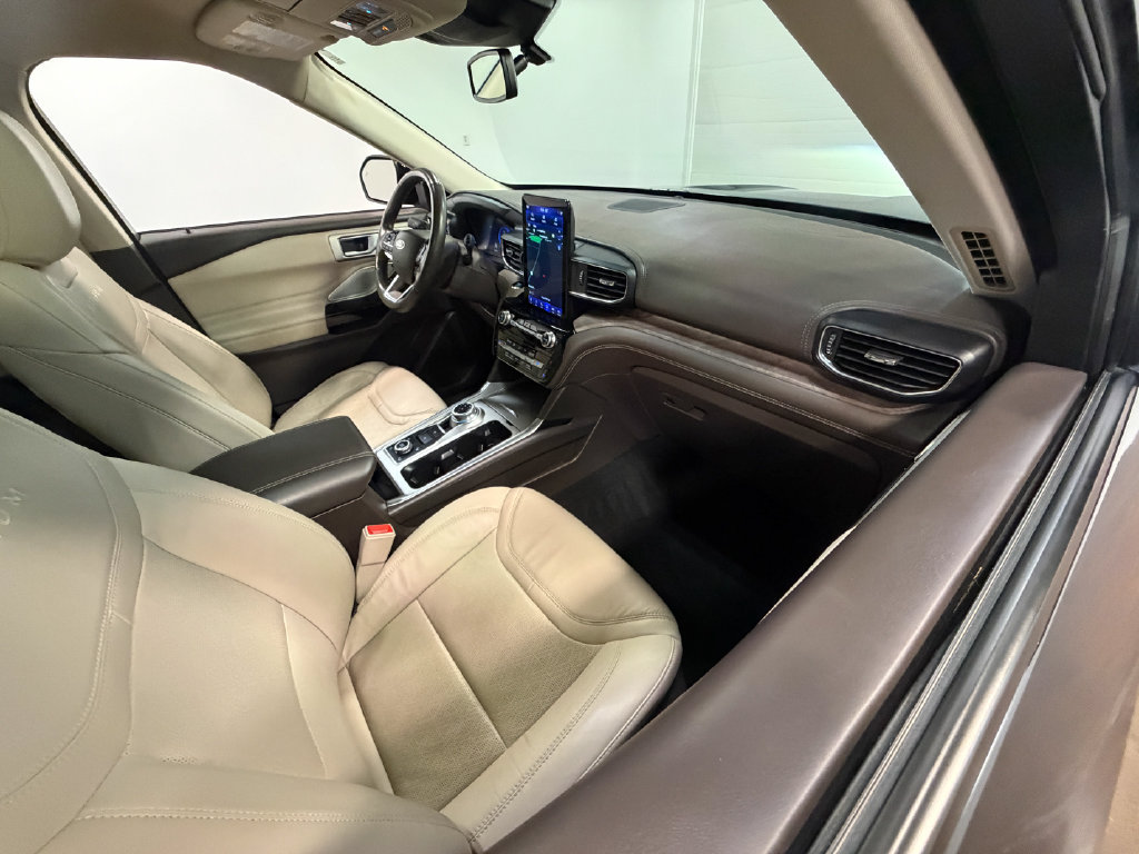 Used 2023 Ford Explorer Platinum w/ Technology Package AWD/4WD image 63
