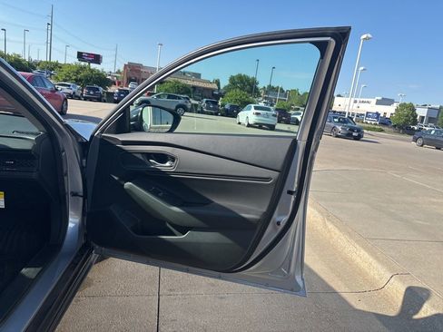 Used 2025 Honda Accord SE image 20
