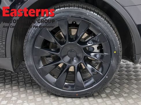 Used 2023 Tesla Model Y Long Range AWD/4WD image 29
