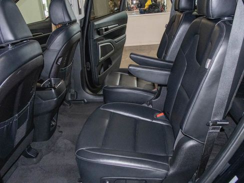 Used 2025 Kia Telluride S FWD image 15