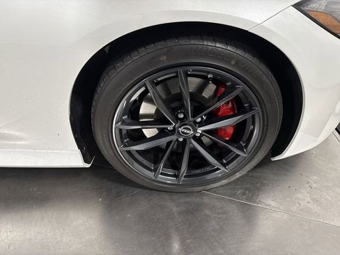 Used 2024 Nissan Z Performance w/ Floor Mat Package image 14