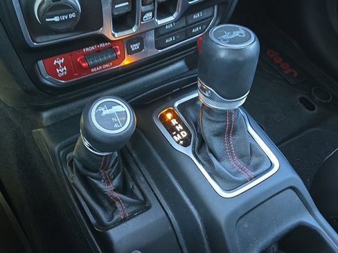 Used 2020 Jeep Wrangler Unlimited Rubicon w/ Steel Bumper Group image 25