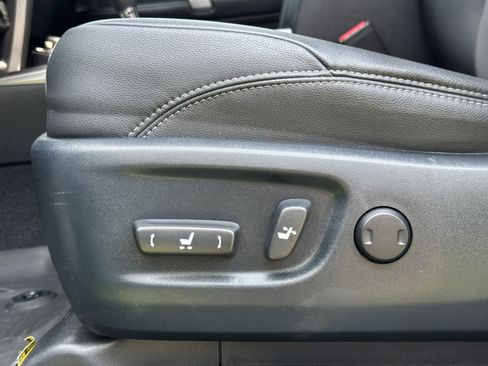 Used 2020 Toyota 4Runner SR5 Premium w/ Moonroof Package image 19