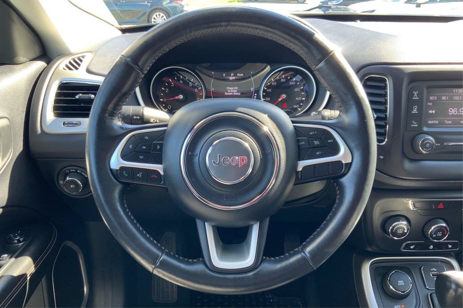 Used 2018 Jeep Compass Latitude w/ Cold Weather Group AWD/4WD image 16