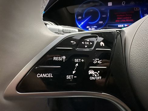 Used 2023 Mercedes-Benz EQS 580 4MATIC SUV image 25