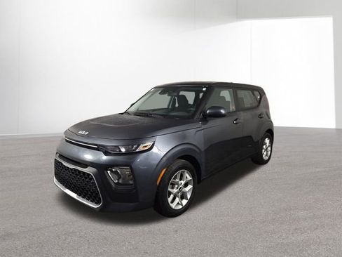 Certified 2022 Kia Soul LX w/ Technology Package image 2