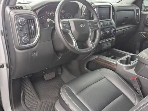 Used 2022 Chevrolet Silverado 1500 RST w/ LPO, Blackout Package AWD/4WD image 11