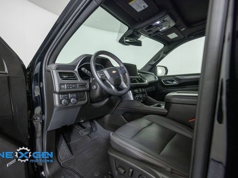 Used 2024 Chevrolet Suburban RST w/ Luxury Package AWD/4WD image 10