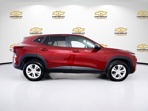 Used 2024 Chevrolet Trax LS FWD image 8