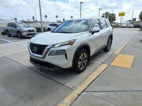 Used 2023 Nissan Rogue SV image 9