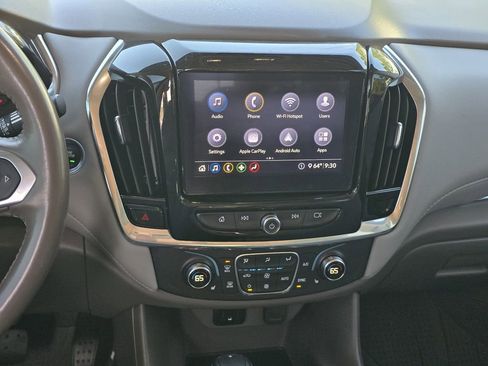Used 2020 Chevrolet Traverse LT AWD/4WD image 16