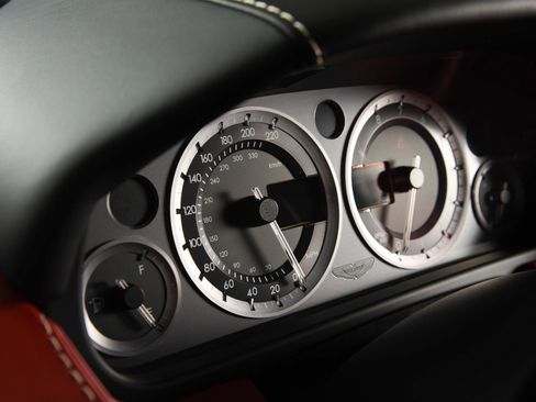 Used 2013 Aston Martin V8 Vantage Coupe image 7