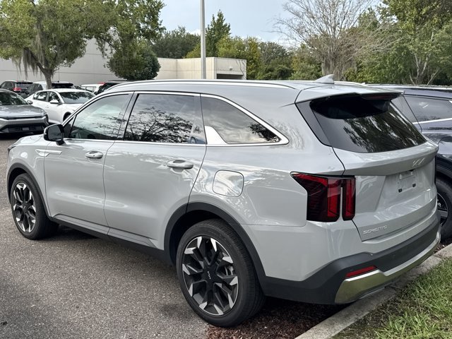 Used 2025 Kia Sorento EX FWD image 11
