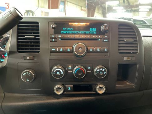 Used 2010 Chevrolet Silverado 1500 LT image 18